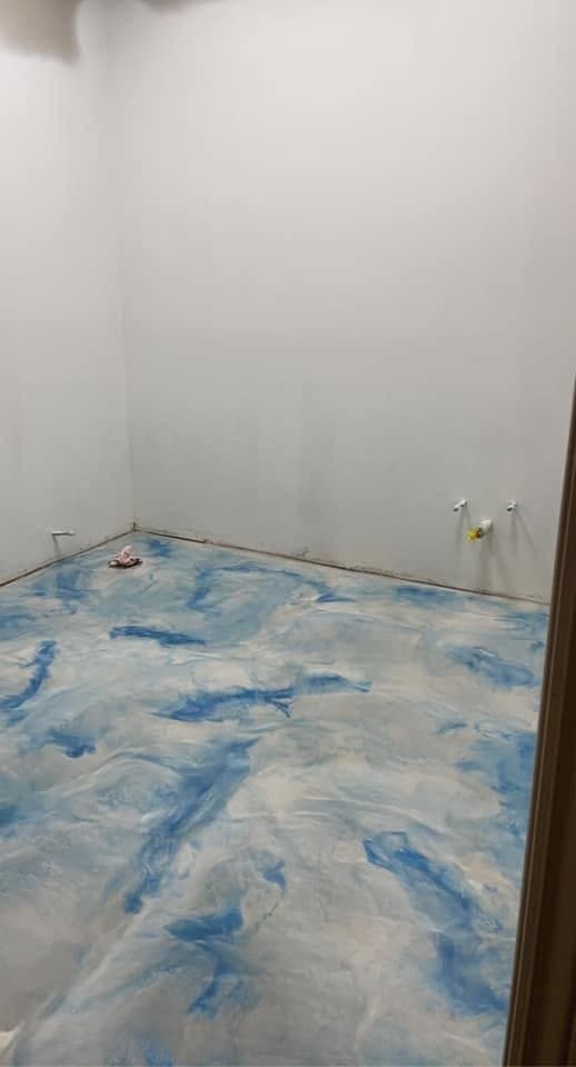 Metallic epoxy basement floor