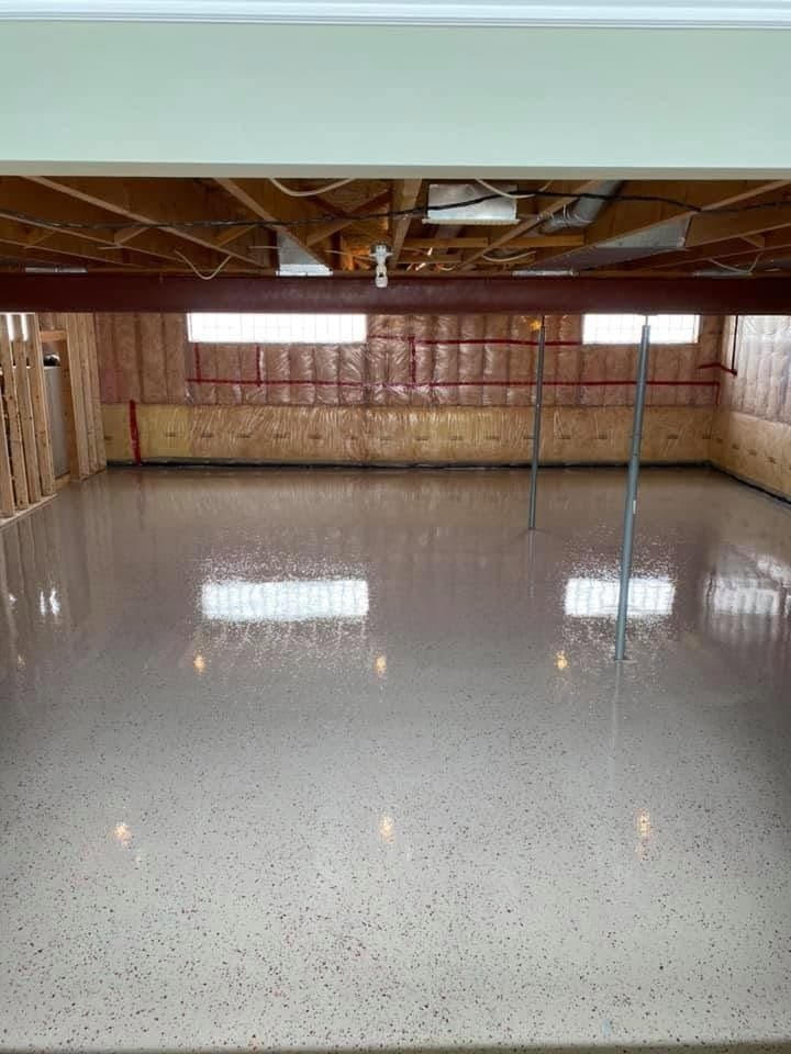 Solid colour epoxy basement floor