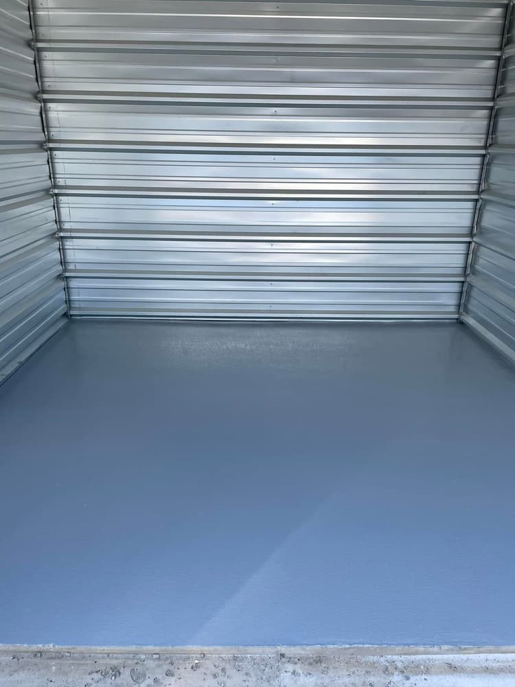 Solid colour epoxy garage floor